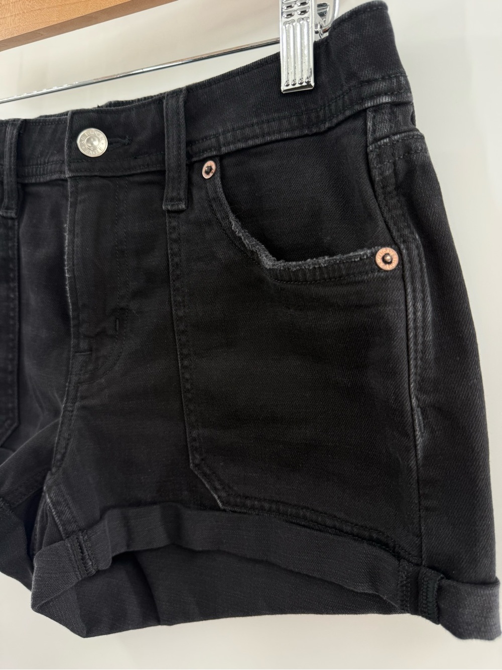 American Eagle Easy Shortie Black Wash Stretch Waistband Jean Shorts Size 0 - Picture 4 of 11